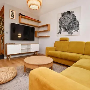  Apartment Bocianie Gniazdo Z Ogrodkiem I Garazem Polen
